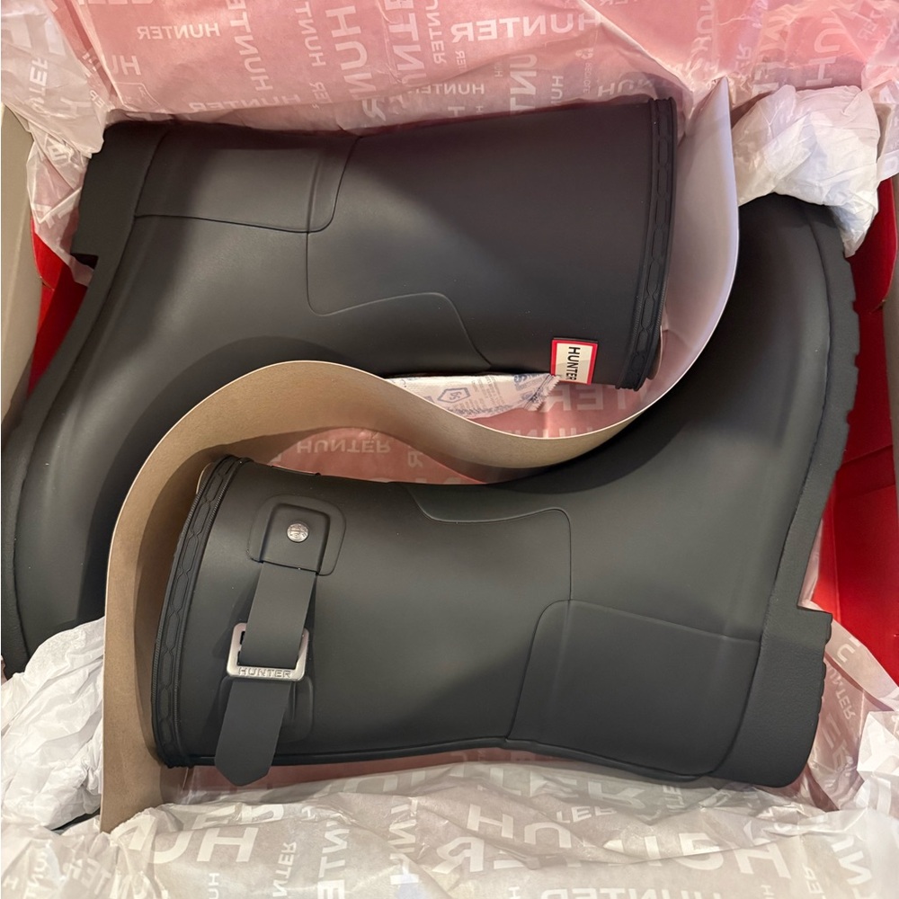 Hunter Women's Black Short Boots